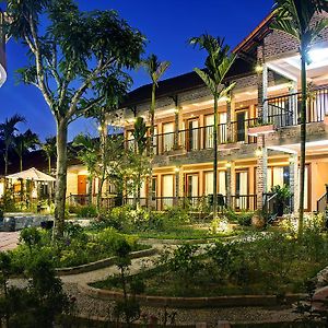 Sunny House Resort